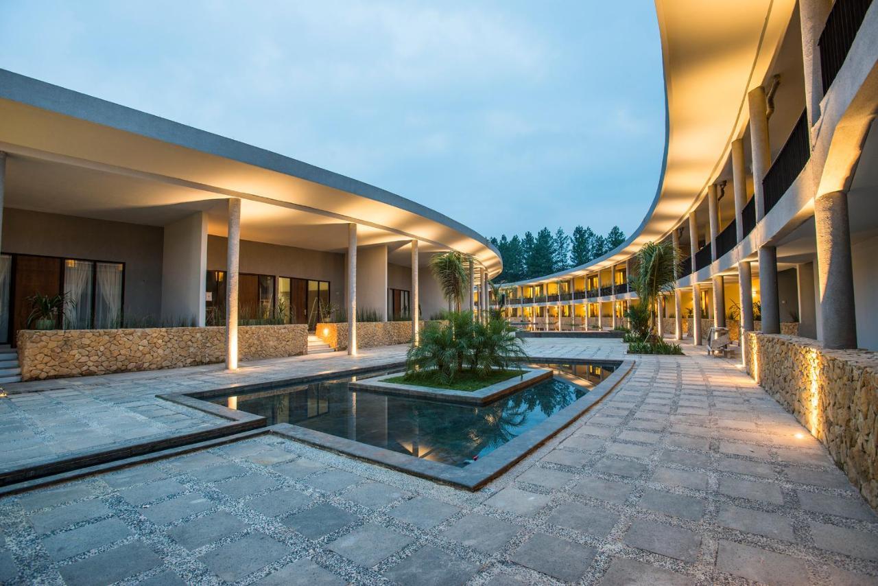 Hotel Neo+ Green Savana Sentul City Μπογκόρ Εξωτερικό φωτογραφία