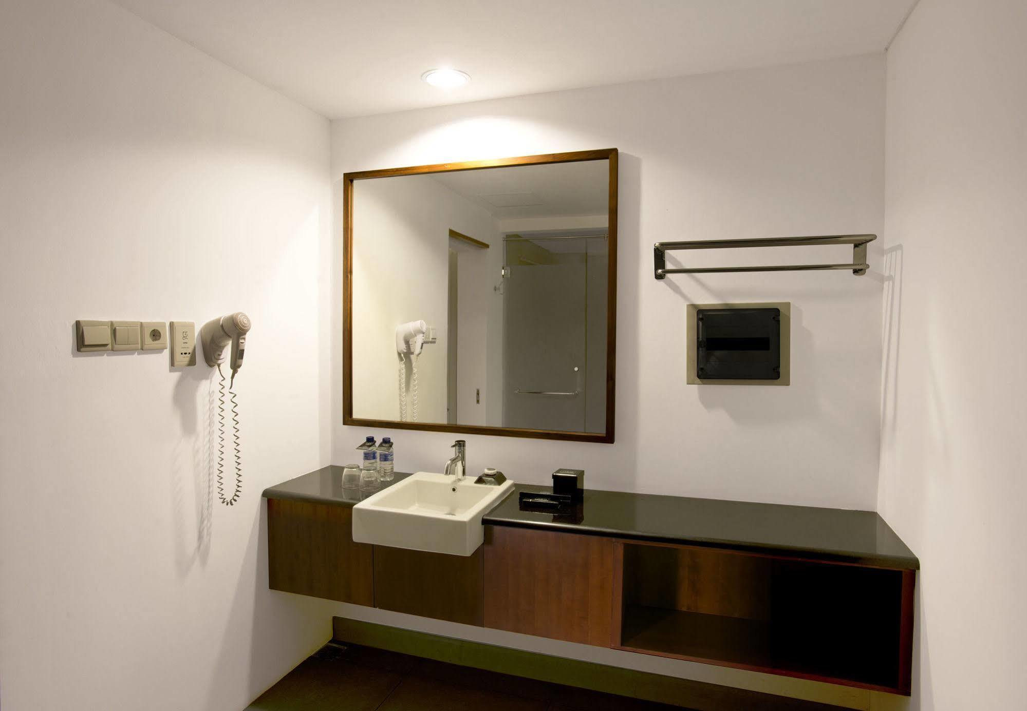 Hotel Neo+ Green Savana Sentul City Μπογκόρ Εξωτερικό φωτογραφία