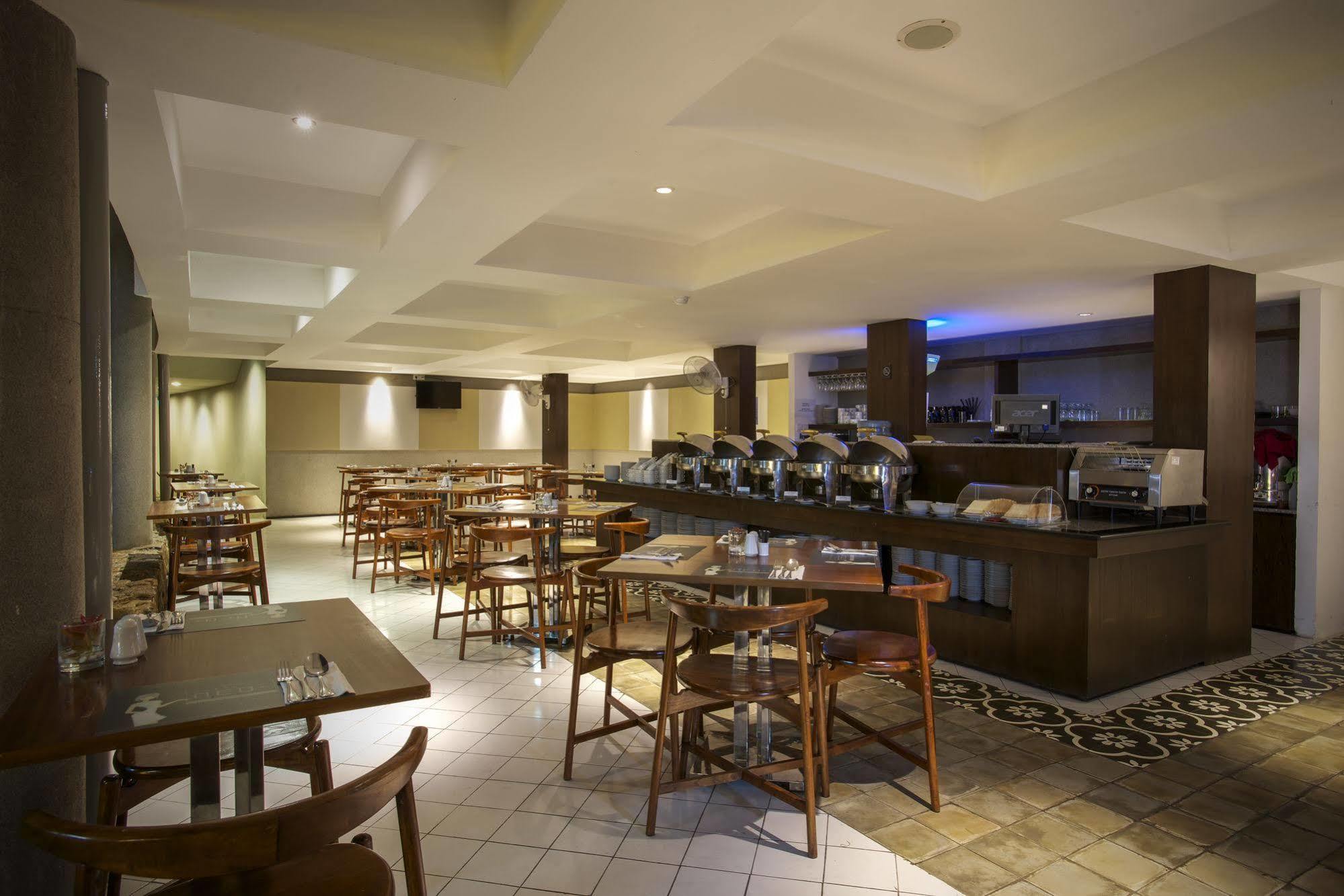 Hotel Neo+ Green Savana Sentul City Μπογκόρ Εξωτερικό φωτογραφία